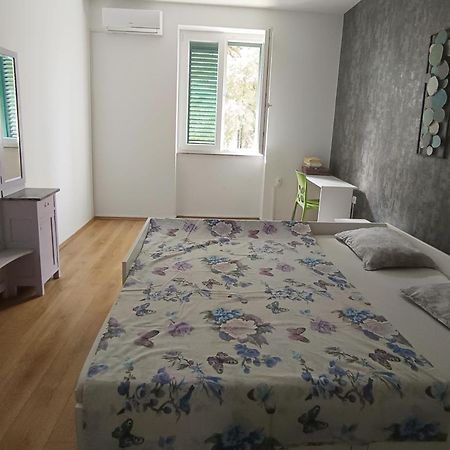 Bright And Colourful Apartment Luce -Sandy Beach Split Exterior foto